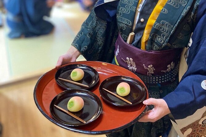 A Unique Antique Kimono and Tea ceremony Experience in English - Why the hosts make such a difference