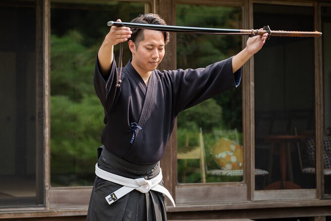 Ancient Katana Training in Kyoto with Local Students - Shogo’s teaching style and language support