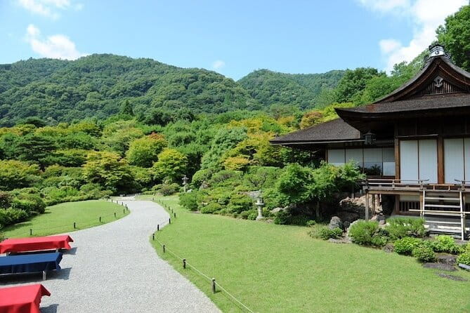 Arashiyama Bamboo & "Must See" Gardens with an Amazing Guide - Why a private Arashiyama walk works well