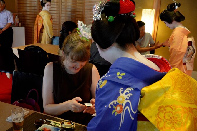 Authentic Maiko Experience＆Kyoto Lunch (Free drink) at Noh Stage - Ozashiki Games Make the Event Less Formal