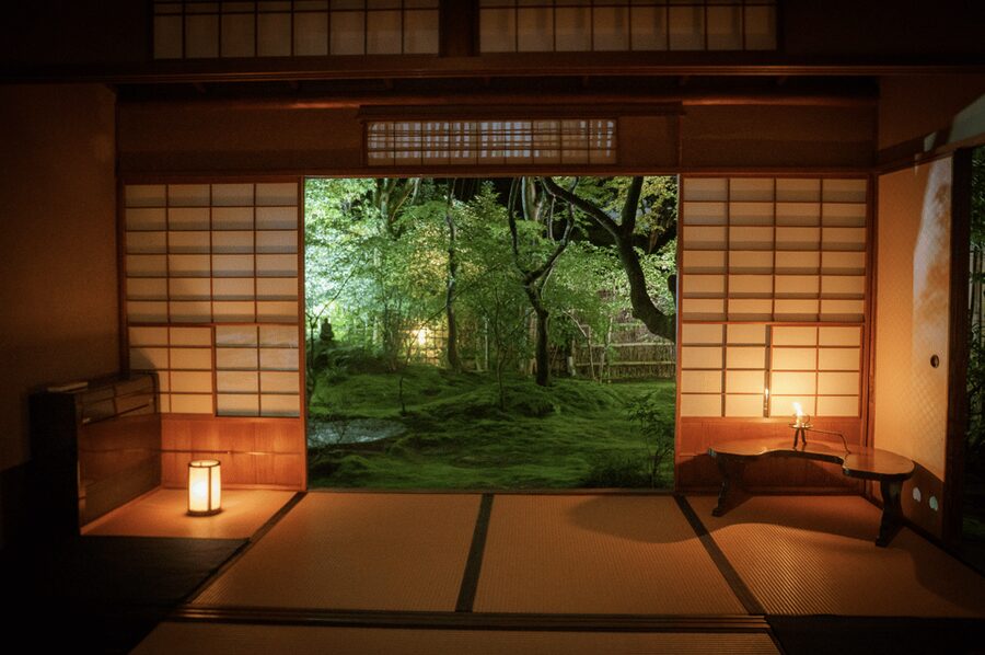 Candlelit Zen: Evening Meditation at Kyoto’s Secret Temple - Entering a private Kyoto temple after dark