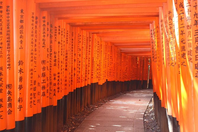 Carefree Private Exploration of Fushimi Inari, Gion, Kiyomizudera, and More - A brief look at Yasaka Pagoda