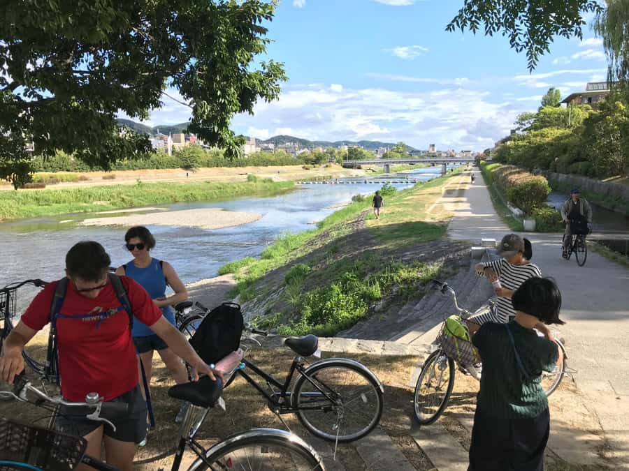 Cycle Kyoto's Hidden Gems & Gion Stroll - Guides and the feel of the ride