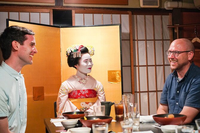 Dinner with Maiko in a Traditional Kyoto Style Restaurant Tour - The final night walk through Kyoto