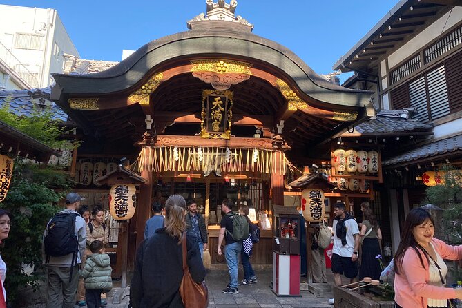 Discover the Secrets of Fushimi Inari and Gion with a Local Guide - Fushimi Inari gets the final hour