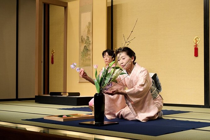 Experience Japan's Traditional Culture Night Tour in Kyoto - Walking Hanamikoji Street after dark