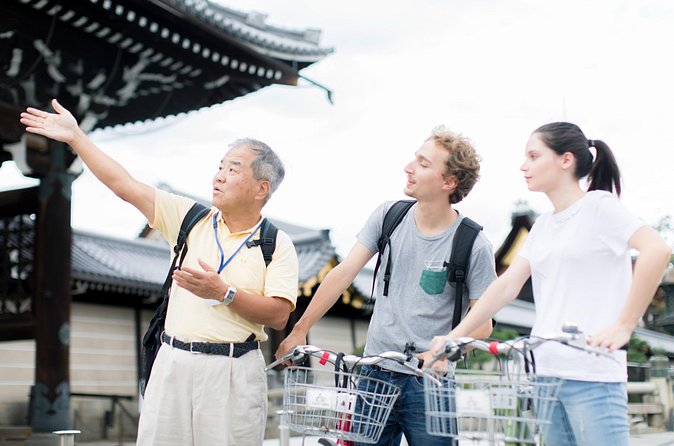Explore Hidden Alleyway with a Local Expert (Afternoon Tour) - Guides, e-bikes, and the ride itself