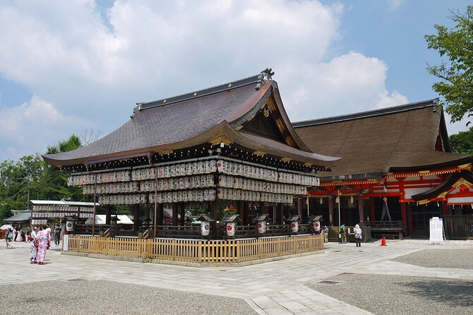 Explore Kyoto | Private Tour - Local English Driver(guide option) - Arashiyama: bamboo, river views, and a crowded path