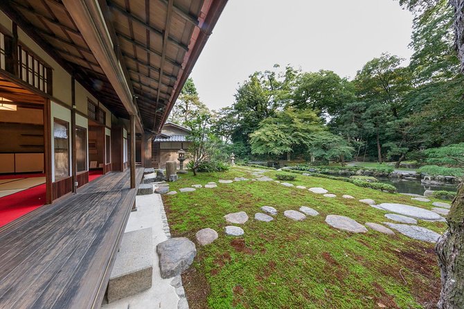 Family Mitsui House Museum with green tea admission ticket - A garden that changes through the year