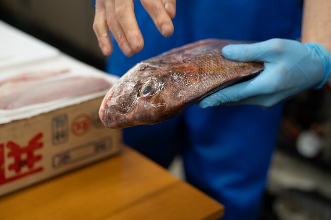 Fish Cutting workshop in Kyoto Japan - The instructors and the feel of the lesson