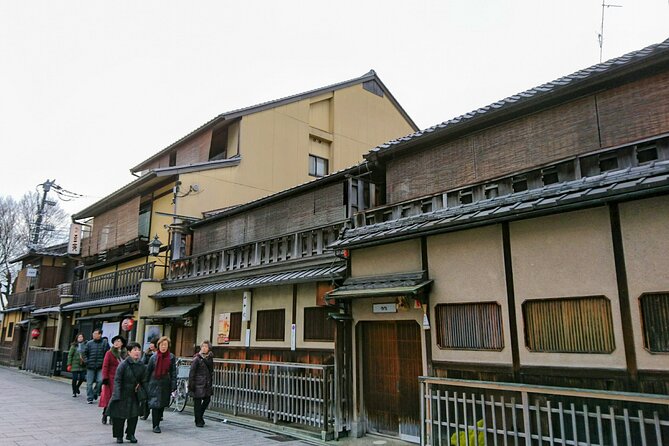 Full Day Guided Tour to Kyoto and Nara from Osaka by Van - Who should book this tour