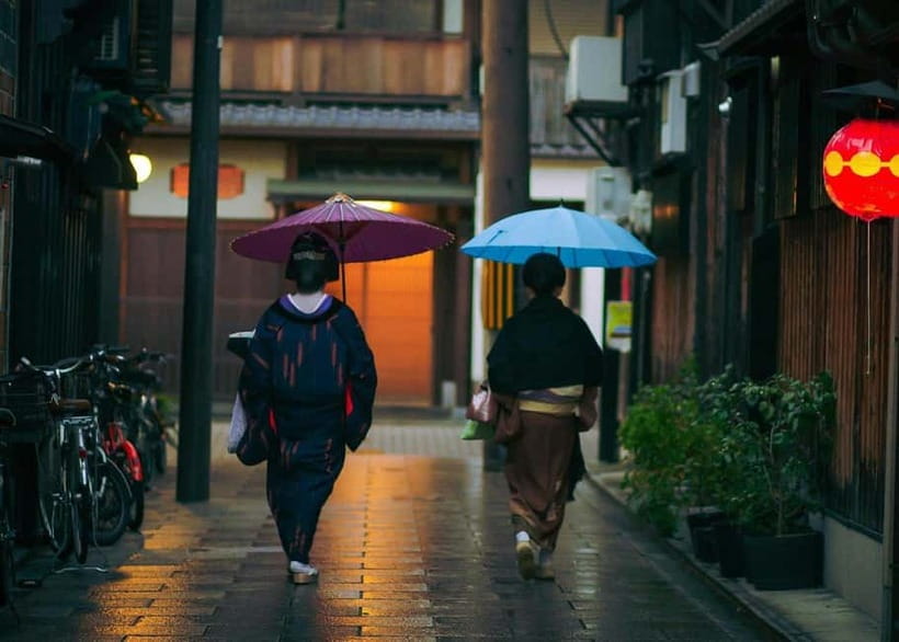 Geisha at Dusk: A Stroll Through Old Kyoto - Meeting at Donguri-bashi Park