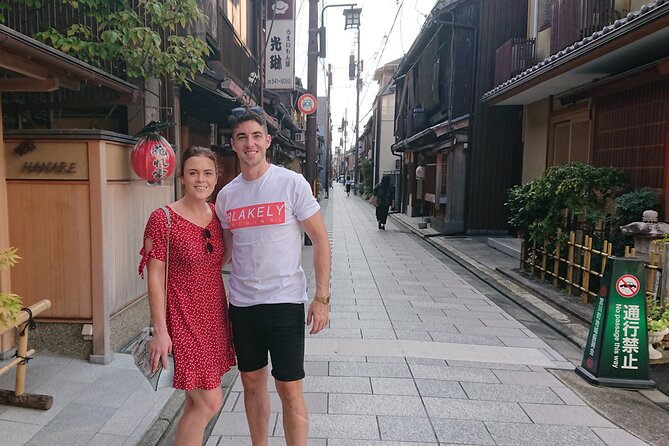 Gion and Fushimi Inari Shrine Kyoto Highlights with Government-Licensed Guide - What the guide adds to the experience