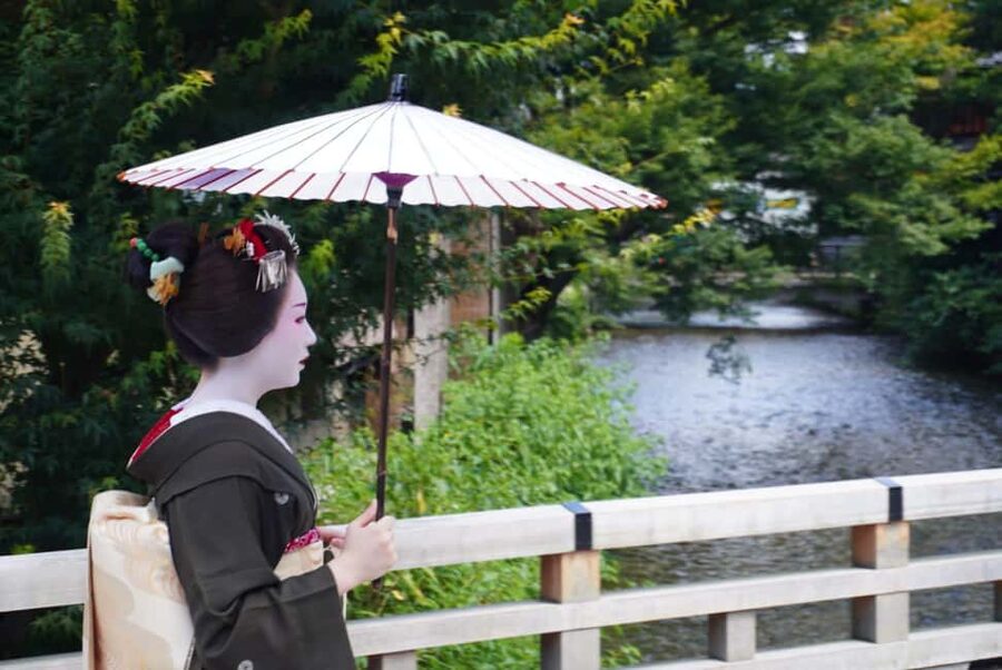Gion at Night: Secrets and Legends of the Geishas - Starting beside Minamiza Theater