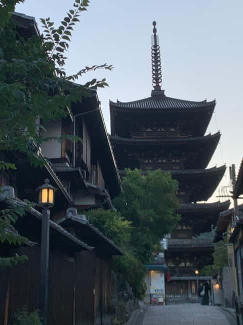 Gion Night Walk:Discover Geisha Culture in Kyoto - Reading Gion through its old houses and lanes