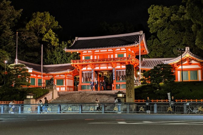 Gion Night Walking Tour - Walking the preserved streets of Higashiyama