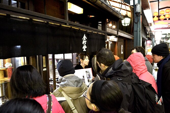 Gion Walking Tour by Night - Looking for the places you might miss alone