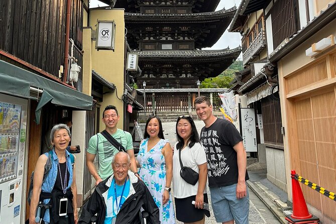 Half-Day Private Walking Tour in Kyoto - Yasaka Shrine and learning the right way to pray