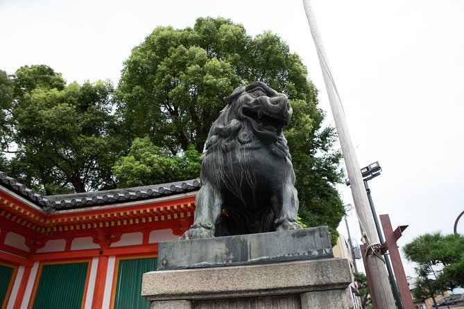Highlights & Hidden Gems With Locals: Best of Kyoto Private Tour - Why a private Kyoto walk can work so well