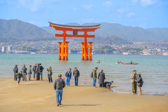 Hiroshima and Miyajima Full-Day Tour from Kyoto by Bullet Train - The bilingual guide and group size