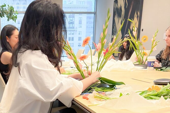 Ikebana Floral Design Workshop in Kyoto - Group size, language, and the feel of the studio
