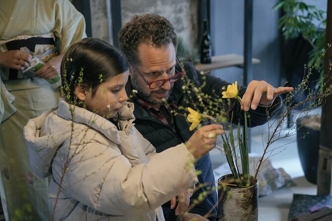 Ikebana Traditional Japanese Art of Flower Arranging - What the class does especially well