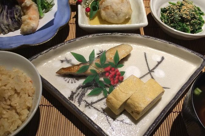 Izakaya Style Cooking Class - Preparing several dishes instead of one main course