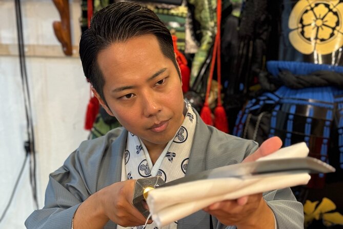 Katana Shopping with Professional Guidance in Kyoto - What happens during the one-hour visit