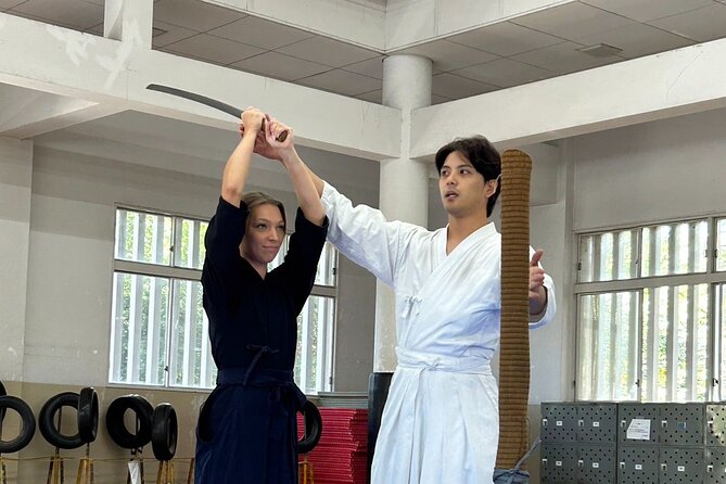 Kendo and samurai experience in Kyoto - Learning posture, sword handling, and kendo basics