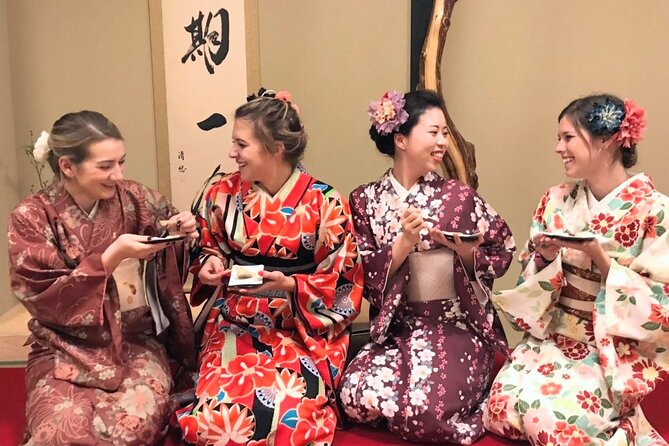 Kimono Tea Ceremony at Kyoto Maikoya, NISHIKI - Who will enjoy this most