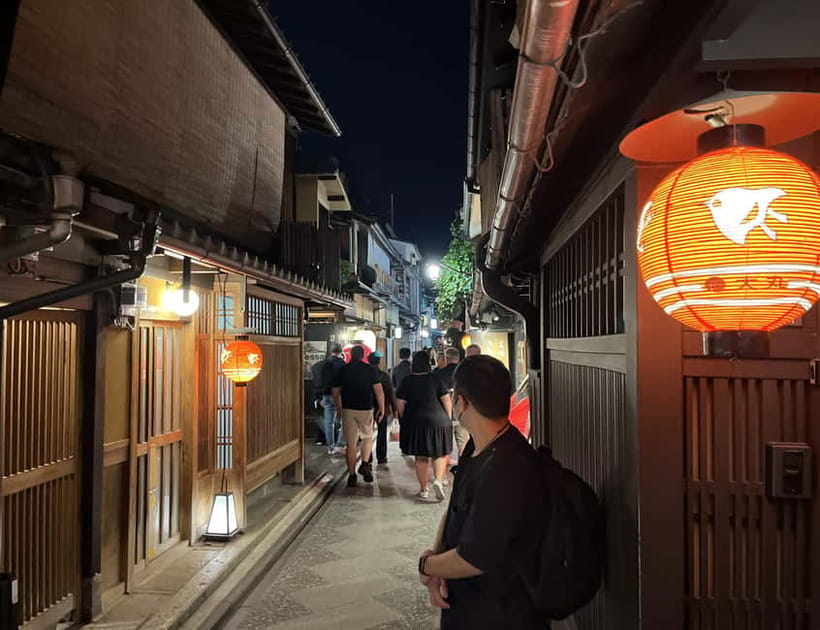 Kioto: Gion Tour, recorrido a pie (Español/Castellano) - Pontocho Alley and the first look at Kyoto’s hanamachi