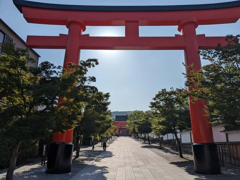 Kyoto: 1.5-Hour Guided Tour of Fushimi Inari Shrine - A quieter moment at Okusha Back Shrine