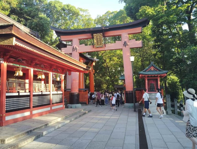 Kyoto: 1.5-Hour Guided Tour of Fushimi Inari Shrine - Meeting outside JR Inari Station