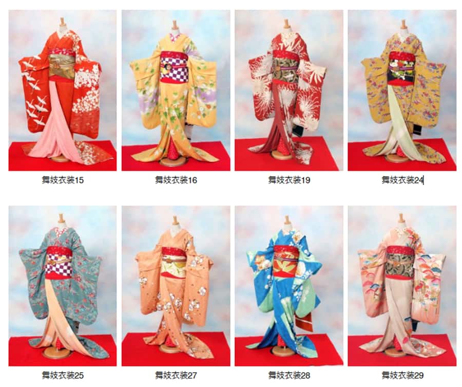 Kyoto: 2-Hour Maiko Makeover and Photo Studio Shoot - The white makeup and two-stripe neck