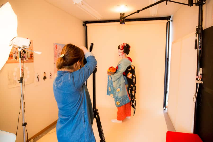 Kyoto: 2-Hour Maiko Makeover and Photo Studio Shoot - What the $152 price buys you