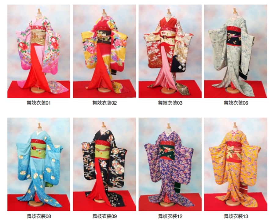 Kyoto: 2-Hour Maiko Makeover and Photo Studio Shoot - Choosing a kimono with seasonal meaning