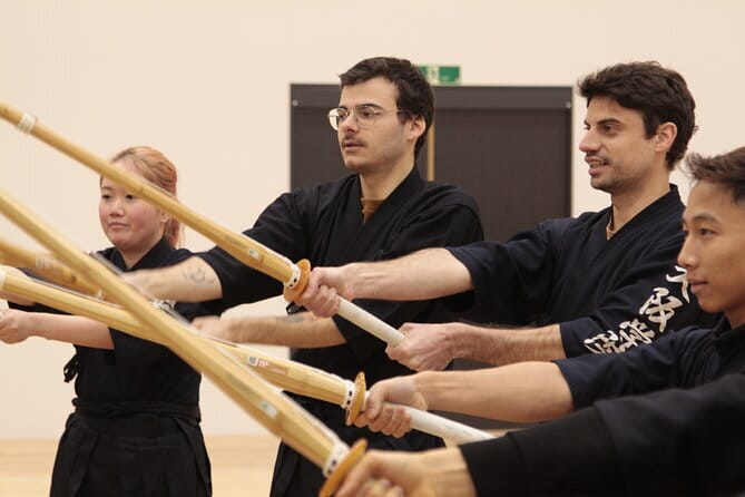 Kyoto 2 Hours Genuine Kendo / Samurai Experience In Japan - Wearing armor and learning the basic gear