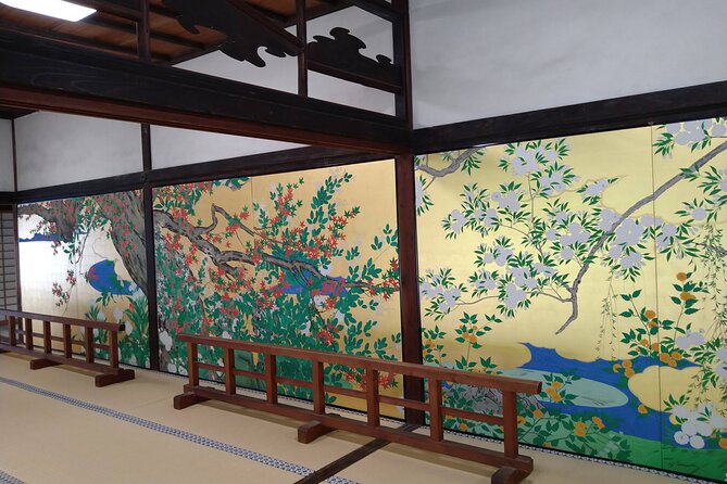 Kyoto 6h Private Tour Fushimi Inari, Kiyomizu, Gion & Hidden Gems - Gion ends the route with Kyoto’s old entertainment district
