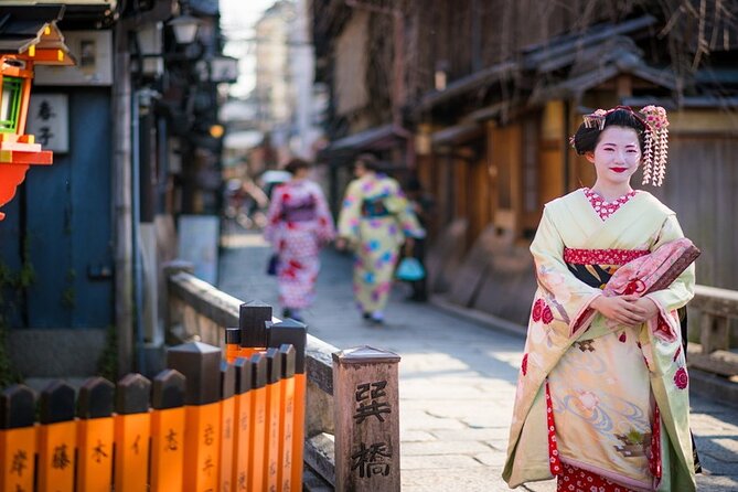 Kyoto 8hr Private Tour with Government-Licensed Guide - What the guide adds to Kyoto’s famous sights