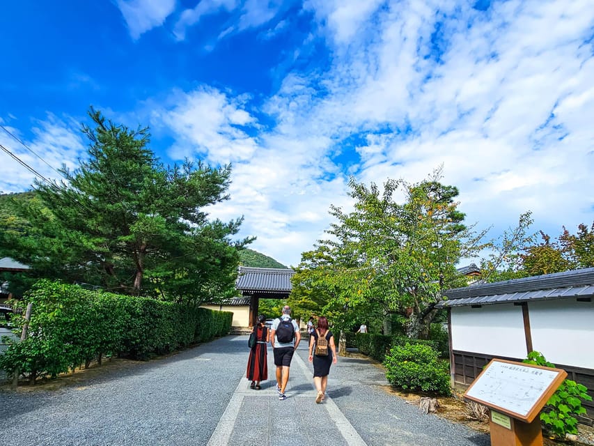 Kyoto: Arashiyama Bamboo, Togetsukyo bridge, Sanso, and more - What the guides add to the route