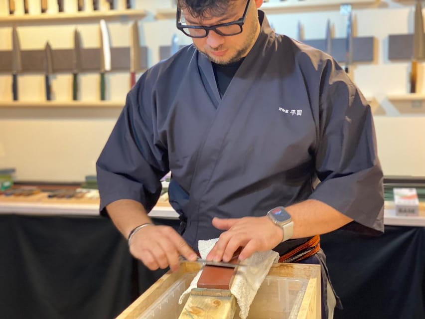 Kyoto: Beginner Knife Sharpening & Handle Fitting Workshop - Fitting the magnolia handle over an open flame