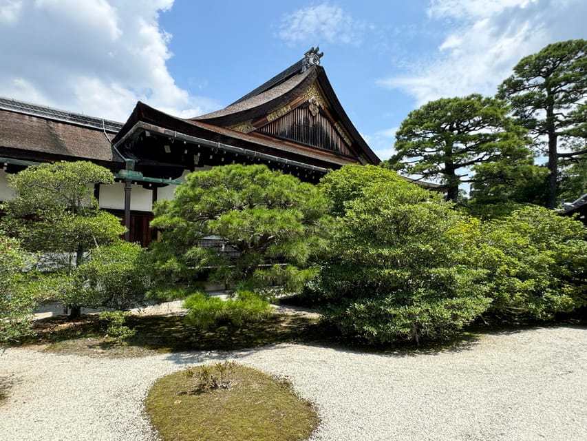 Kyoto: Discover Every Bit of Kyoto Imperial Palace - The imperial grounds and traditional buildings