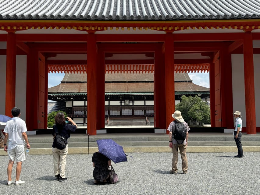 Kyoto: Discover Every Bit of Kyoto Imperial Palace - How much help does the guide add?