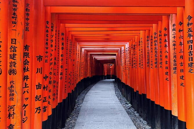 Kyoto Early Bird Tour: Fushimi Inari, Arashiyama Bamboo & Monkeys - Fushimi Inari and its endless red gates