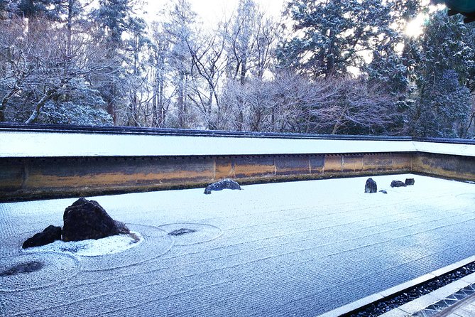 Kyoto Early Riser Golden One-Day Walking Tour - Why the private guide matters