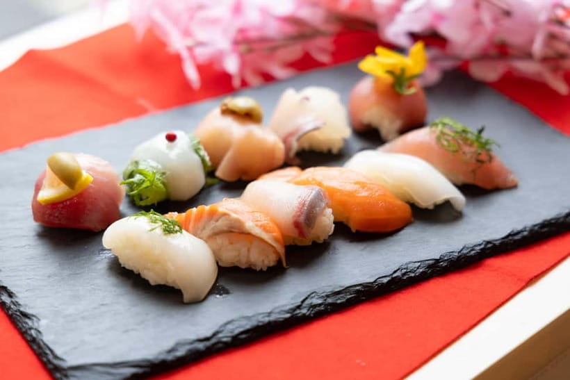 Kyoto: Enjoy Sushi & Market Tour! Best for Family & Couple! - Starting with Nishiki Market and fish cutting