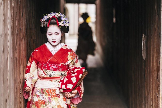 Kyoto Evening Gion Food Tour Including Kaiseki Dinner - Crossing the Kamogawa and watching Kyoto settle into evening