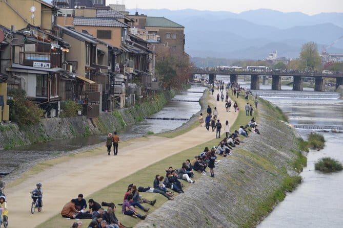 KYOTO Explore Top Highlights by Private Walking Tour - Kiyomizudera and the final climb