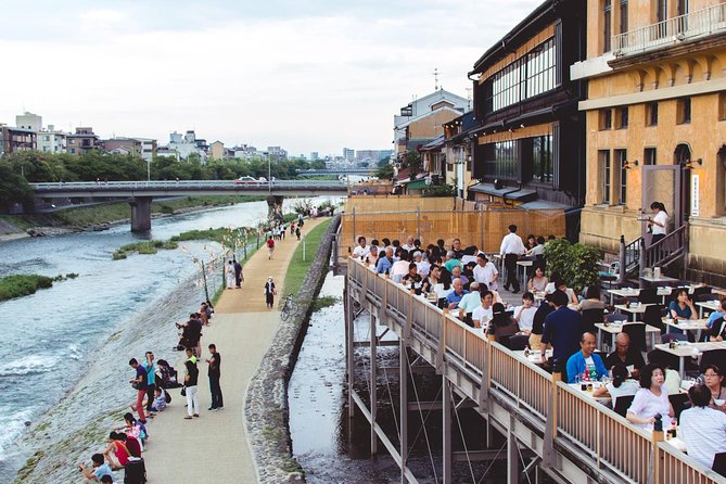 Kyoto Foodie Night Tour - The guides make the difference