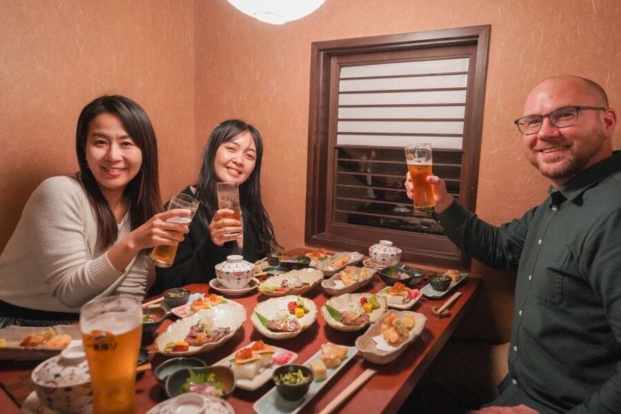 Kyoto: Foodie Night Tour in Gion with 9 dishes + 6 Sake - Starting beneath the Izumo-no-Okuni statue